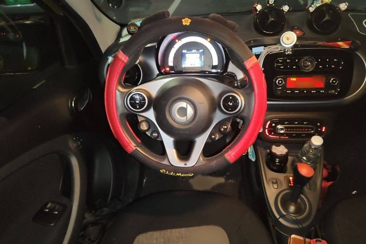 Used smart forfour 2016 1.0L 52 kW Passion Edition Steering Wheel