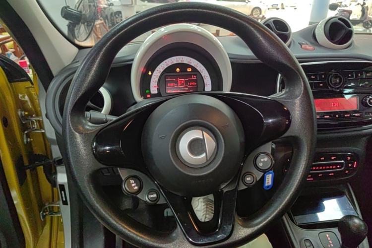 Used smart forfour 2016 1.0L 52 kW Dynamic Edition Steering Wheel