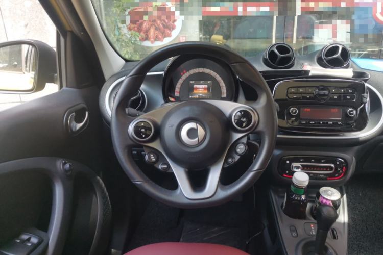 Used smart forfour 2016 1.0L 52 kW Passion Edition Steering Wheel