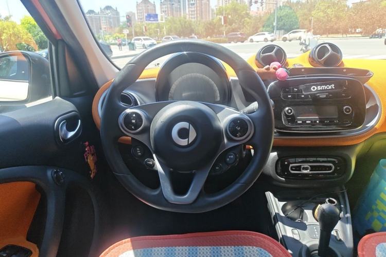 Used smart forfour 2016 1.0L 52 kW Passion Edition Steering Wheel