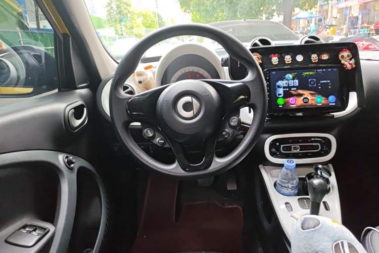 Used smart forfour 2016 1.0L 52 kW Dynamic Edition Steering Wheel