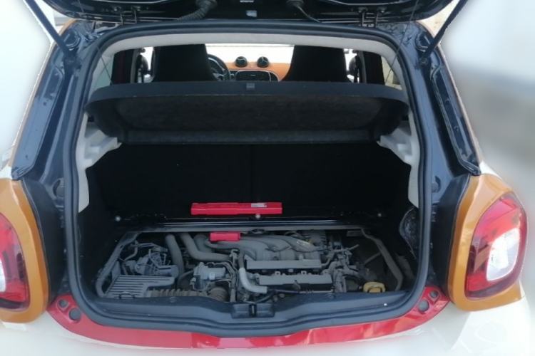 Used smart forfour 2016 1.0L 52 kW Passion Edition Trunk