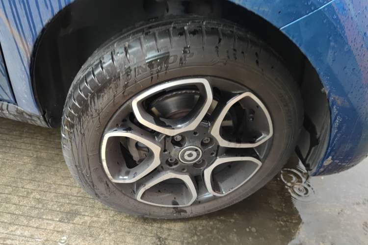 Used smart forfour 2017 0.9T 66kW Beloved Special Edition Right Front Wheel Hub