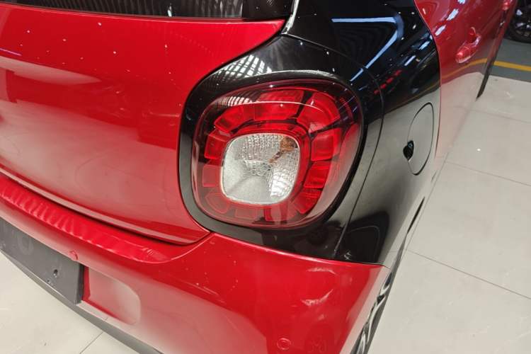 Used smart forfour 2017 0.9T 66kW Beloved Special Edition Right Rear Taillight