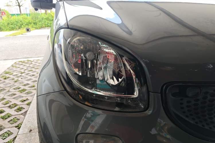 Used smart forfour 2017 0.9T 66kW Beloved Special Edition Right Front Headlight