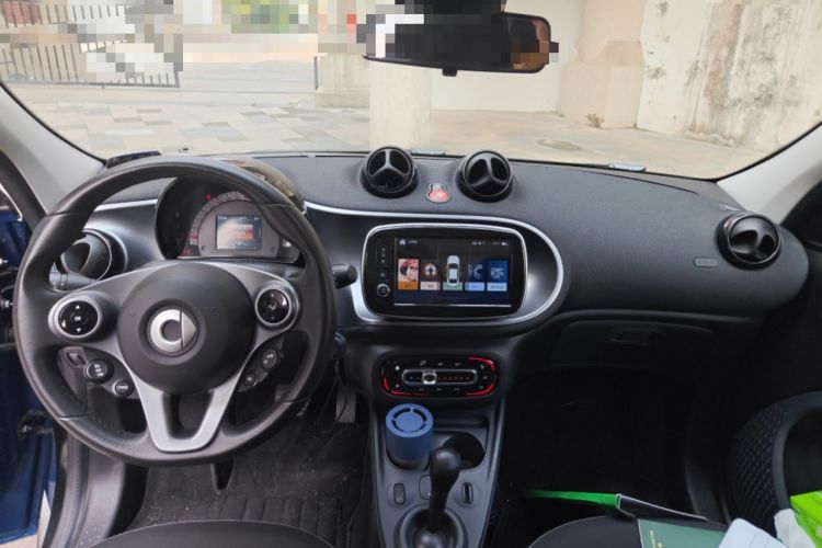 Used smart forfour 2018 1.0L 52kW Passion Edition Center Console