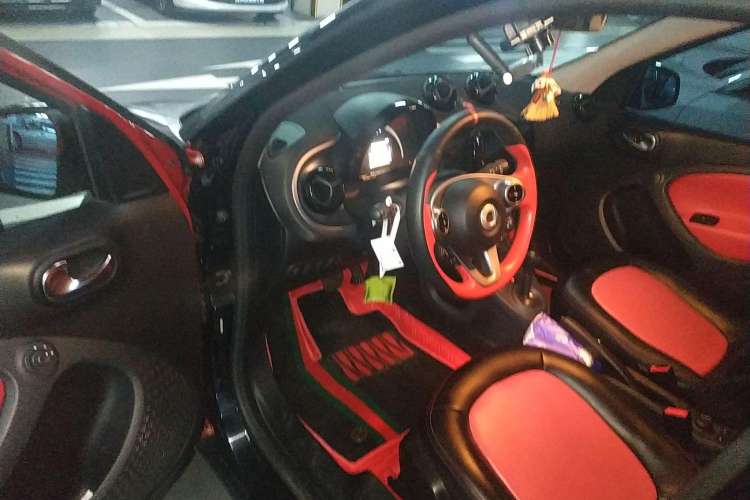 Used smart forfour 2018 1.0L 52kW Passion Edition Driver Seat