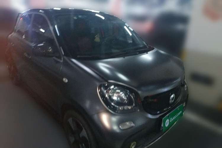 Used smart forfour 2018 1.0L 52kW Passion Edition Front Right 45 Deg