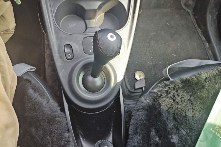 Used smart forfour 2018 1.0L 52kW Passion Edition Gear Lever