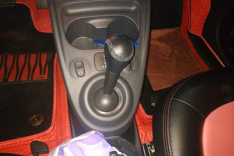 Used smart forfour 2018 1.0L 52kW Passion Edition Gear Lever