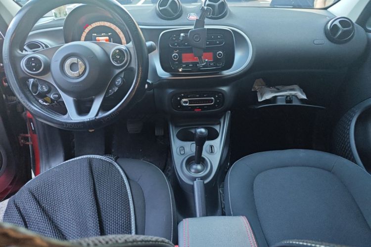 Used smart forfour 2018 1.0L 52kW Passion Edition Interior 2