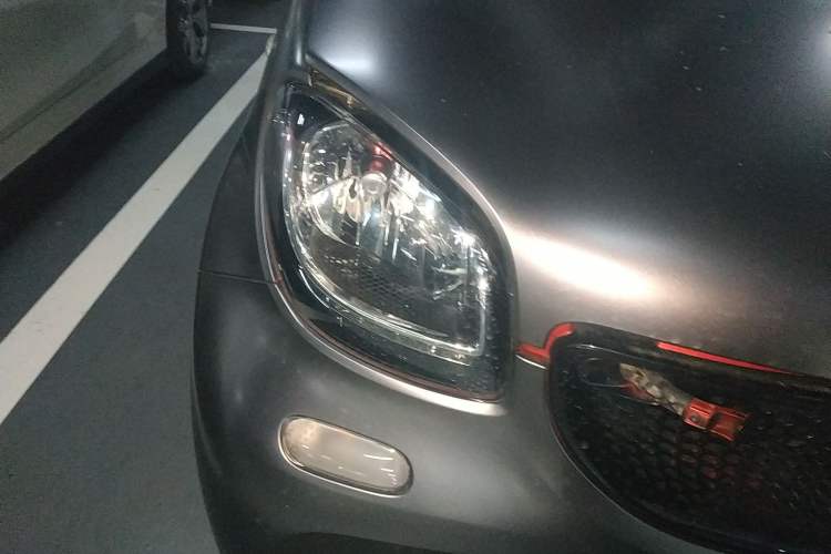 Used smart forfour 2018 1.0L 52kW Passion Edition Right Front Headlight