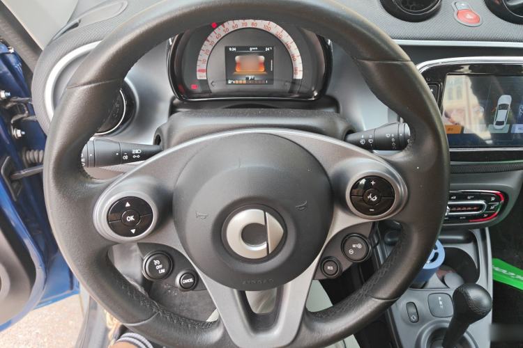 Used smart forfour 2018 1.0L 52kW Passion Edition Steering Wheel