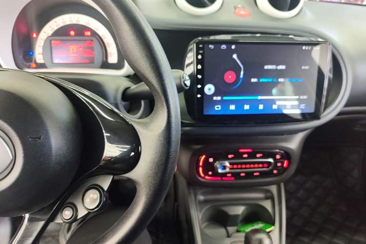 Used smart forfour 2018 1.0L 52 kW Dynamic Edition Audio And AC Panel