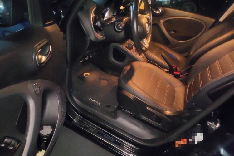 Used smart forfour 2018 1.0L 52kW Passion Edition Driver Seat