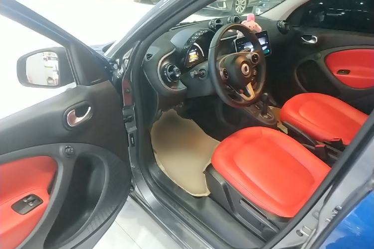 Used smart forfour 2018 1.0L 52kW Passion Edition Driver Seat