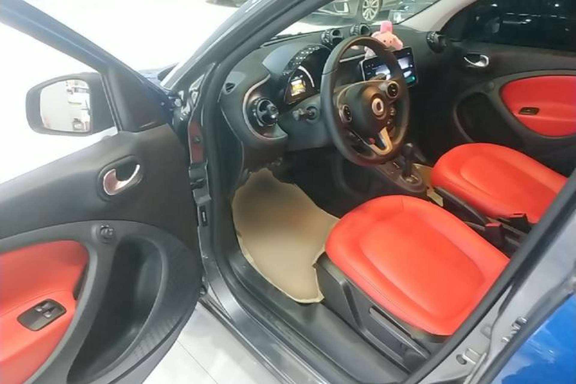 Used smart forfour 2018 1.0L 52kW Passion Edition Driver Seat