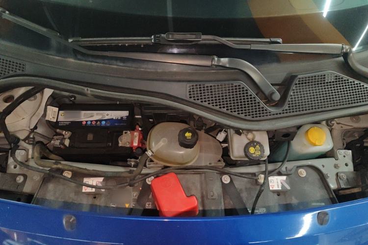 Used smart forfour 2018 1.0L 52 kW Dynamic Edition Engine Bay