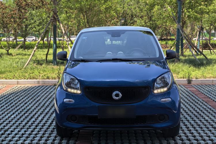 Used smart forfour 2018 1.0L 52 kW Dynamic Edition Exterior 1