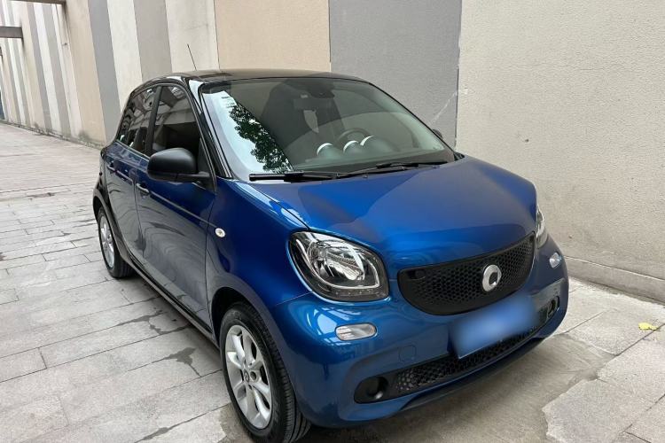 Used smart forfour 2018 1.0L 52 kW Dynamic Edition Exterior 1