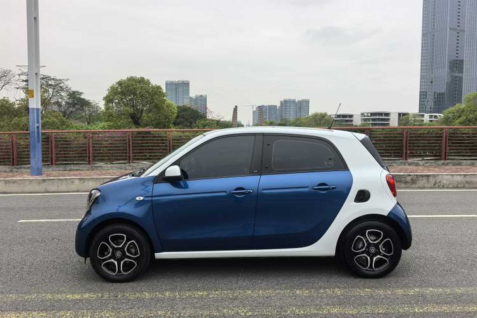 Used smart forfour 2018 0.9T 66 kW Pioneer Edition Exterior 11
