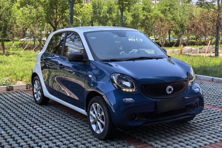 Used smart forfour 2018 1.0L 52 kW Dynamic Edition Exterior 2