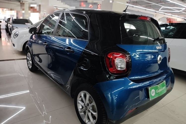 Used smart forfour 2018 1.0L 52 kW Dynamic Edition Exterior 2