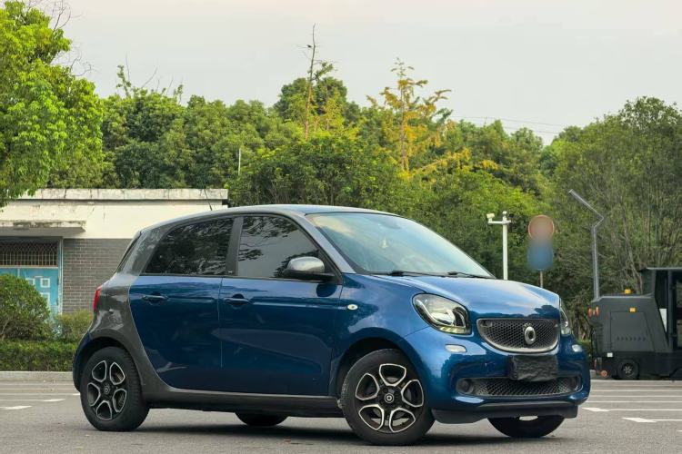 Used smart forfour 2018 0.9T 66 kW Pioneer Edition Exterior 2