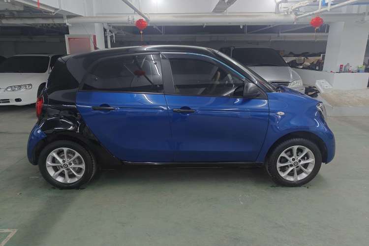 Used smart forfour 2018 1.0L 52 kW Dynamic Edition Exterior 2