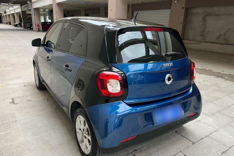 Used smart forfour 2018 1.0L 52 kW Dynamic Edition Exterior 2
