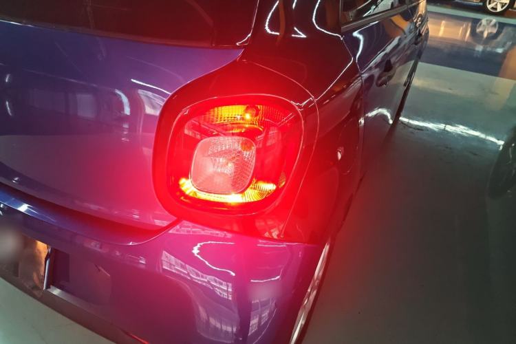 Used smart forfour 2018 1.0L 52 kW Dynamic Edition Exterior 3