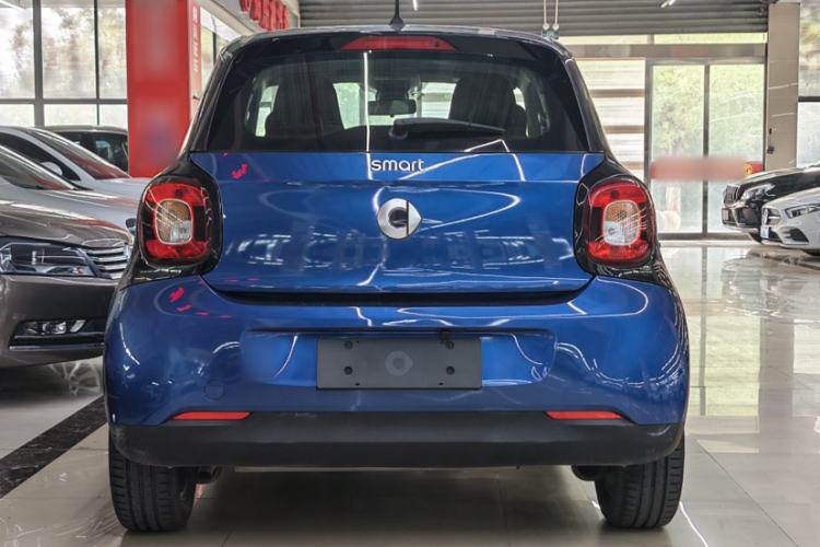 Used smart forfour 2018 1.0L 52 kW Dynamic Edition Exterior 3