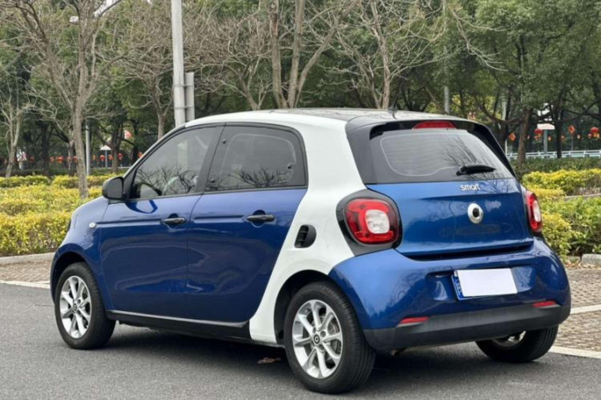 Used smart forfour 2018 1.0L 52 kW Dynamic Edition Exterior 3