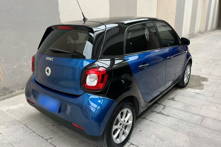 Used smart forfour 2018 1.0L 52 kW Dynamic Edition Exterior 3