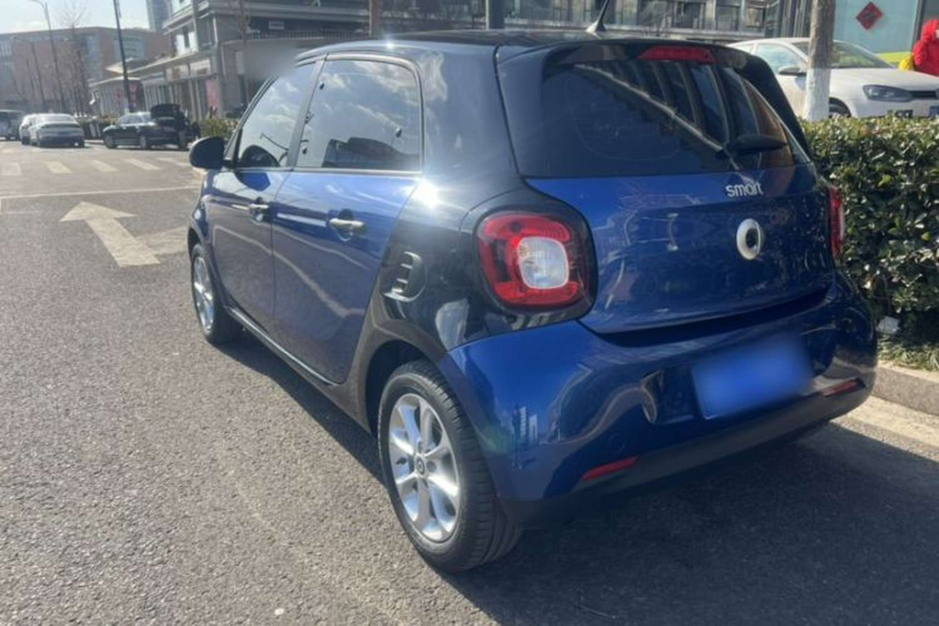 Used smart forfour 2018 1.0L 52 kW Dynamic Edition Exterior 3