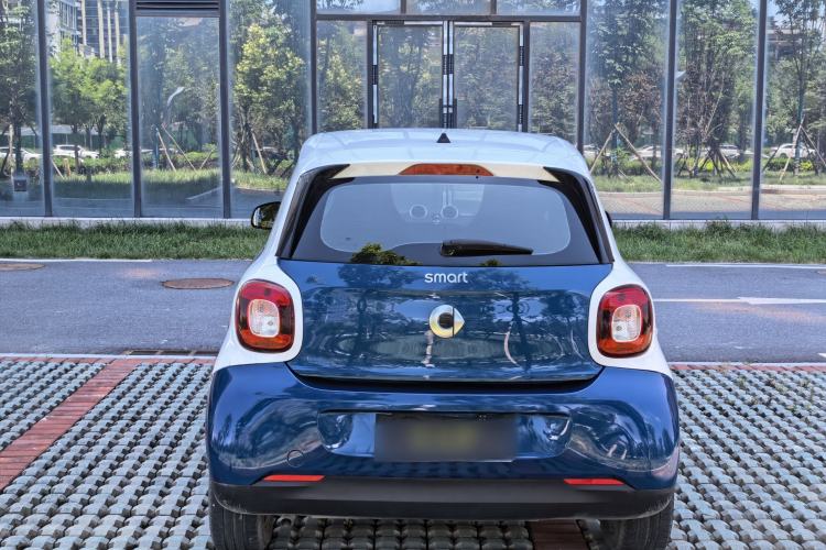Used smart forfour 2018 1.0L 52 kW Dynamic Edition Exterior 4