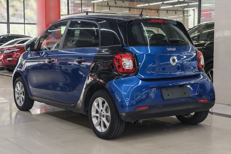 Used smart forfour 2018 1.0L 52 kW Dynamic Edition Exterior 4