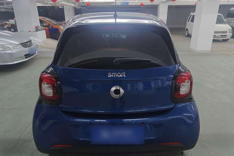 Used smart forfour 2018 1.0L 52 kW Dynamic Edition Exterior 4