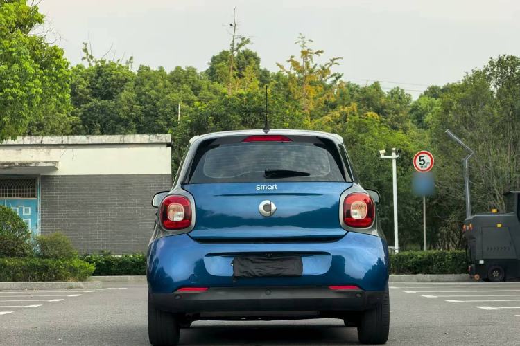 Used smart forfour 2018 0.9T 66 kW Pioneer Edition Exterior 5