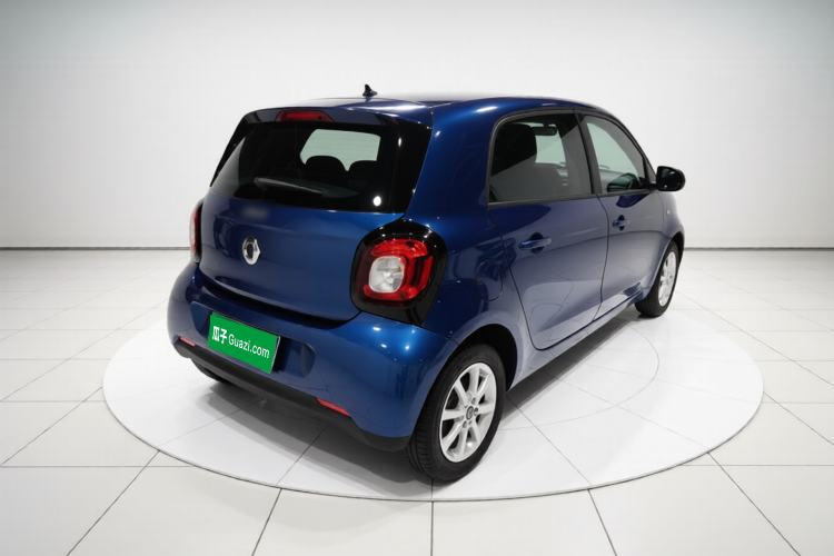 Used smart forfour 2018 1.0L 52 kW Dynamic Edition Exterior 5