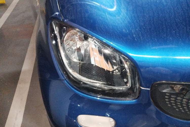 Used smart forfour 2018 1.0L 52 kW Dynamic Edition Exterior 6