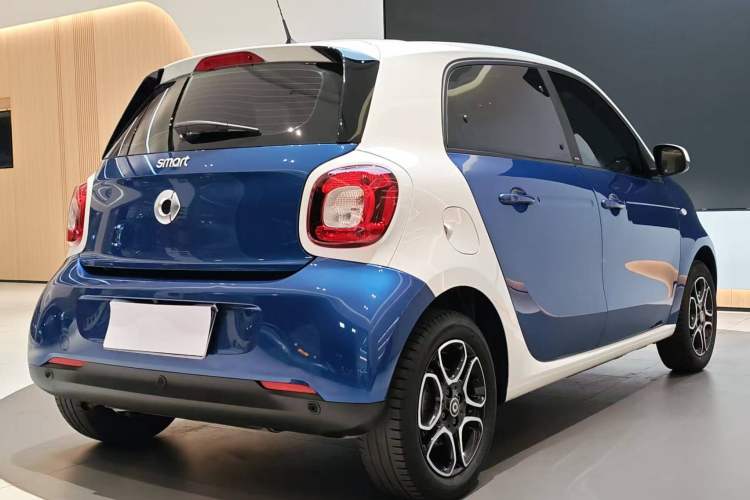 Used smart forfour 2018 0.9T 66 kW Pioneer Edition Exterior 6