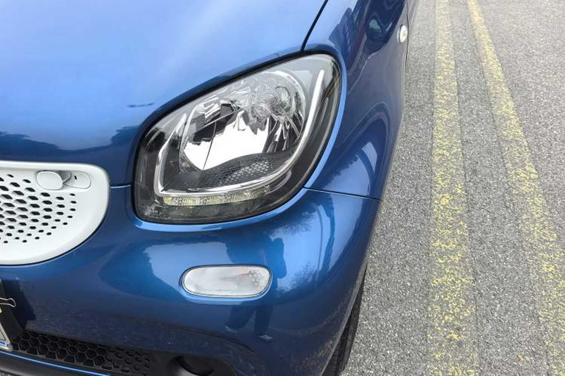 Used smart forfour 2018 0.9T 66 kW Pioneer Edition Exterior 8