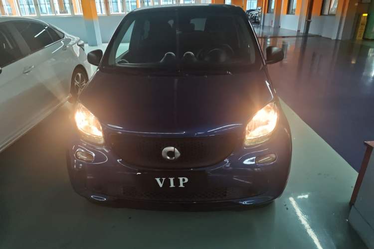Used smart forfour 2018 1.0L 52 kW Dynamic Edition Front