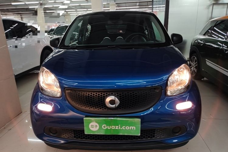 Used smart forfour 2018 1.0L 52 kW Dynamic Edition Front