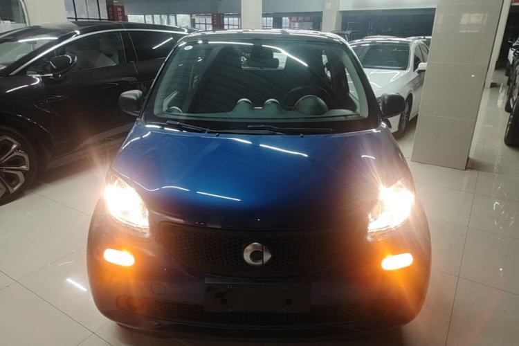 Used smart forfour 2018 1.0L 52 kW Dynamic Edition Front