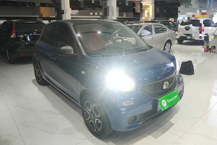 Used smart forfour 2018 1.0L 52kW Passion Edition Front Right 45 Deg
