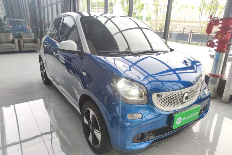 Used smart forfour 2018 1.0L 52kW Passion Edition Front Right 45 Deg