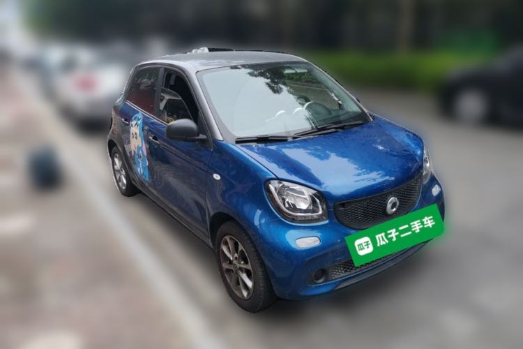 Used smart forfour 2018 1.0L 52 kW Dynamic Edition Front Right 45 Deg