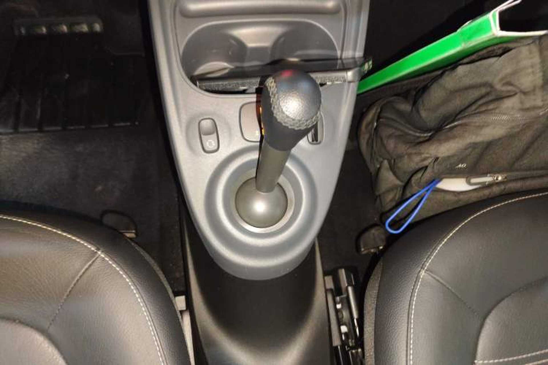 Used smart forfour 2018 0.9T 66 kW Pioneer Edition Gear Lever